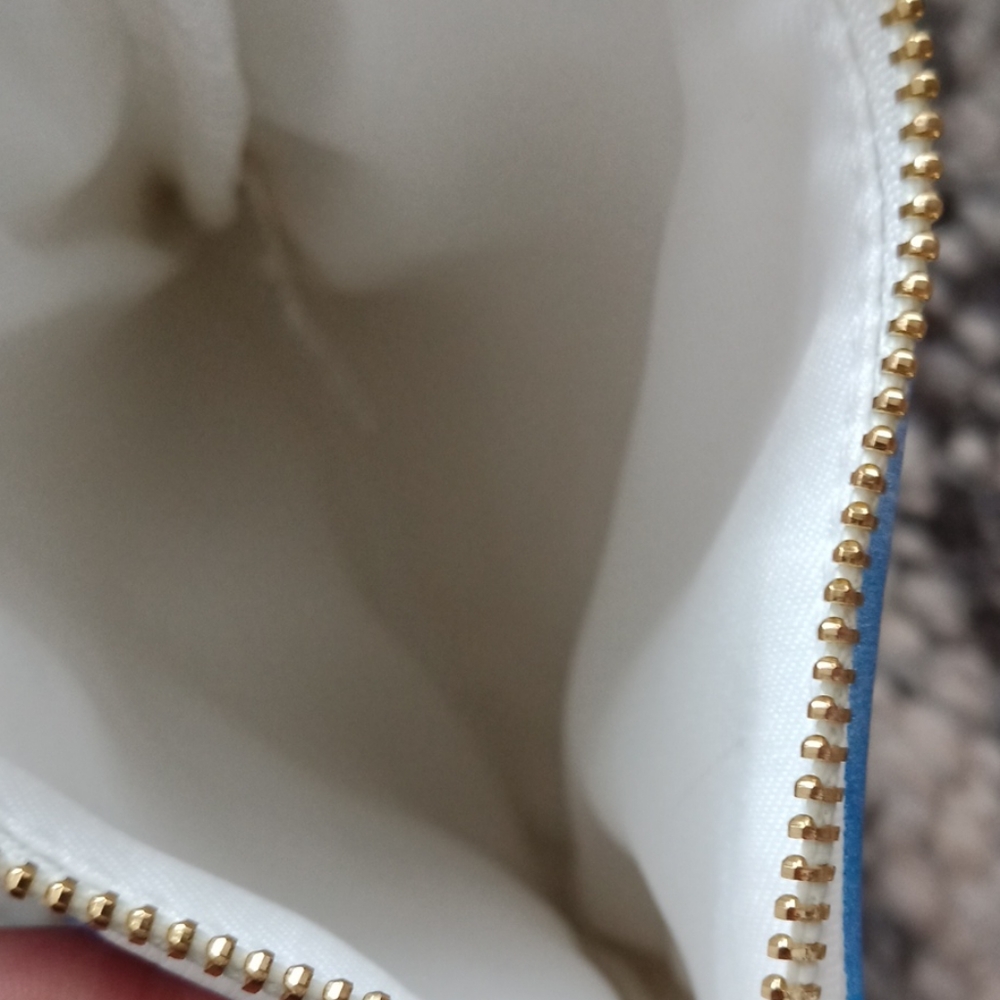 Paper& source cosmetic case - Picture 3 of 7